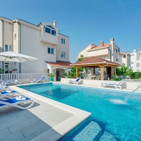 Apartments Plavi Biser Шибеник Экстерьер фото