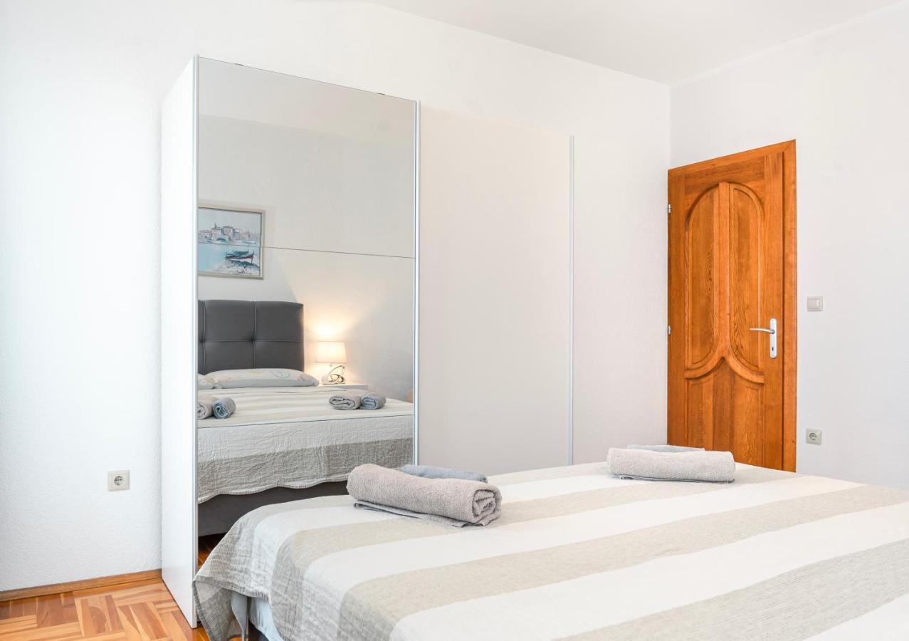 Apartments Plavi Biser Шибеник Экстерьер фото
