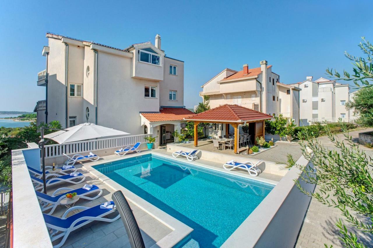 Apartments Plavi Biser Шибеник Экстерьер фото