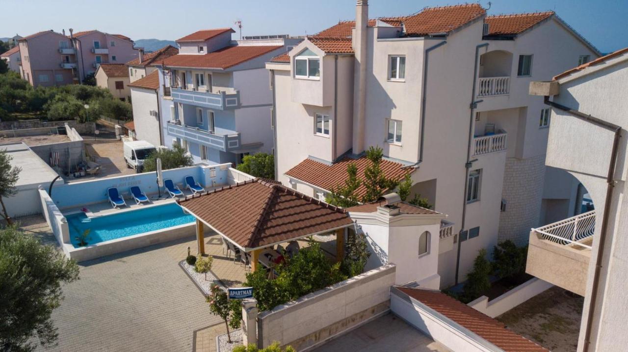 Apartments Plavi Biser Шибеник Экстерьер фото
